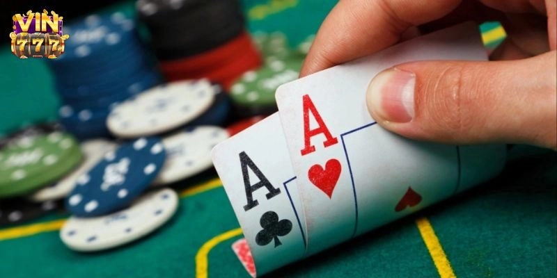 Poker là trò chơi kết hợp giữa chiến lược, kỹ năng và may mắn.