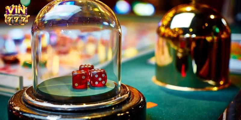 Tài Xỉu là trò chơi cá cược phổ biến, nơi người chơi dự đoán tổng điểm của ba viên xí ngầu.